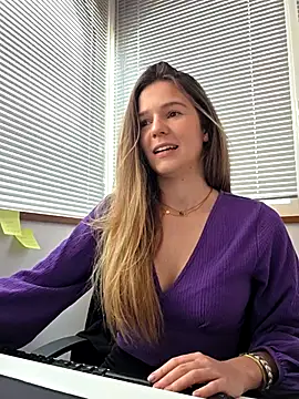 lucie mehott online show from February 2026 10:01:01 AM