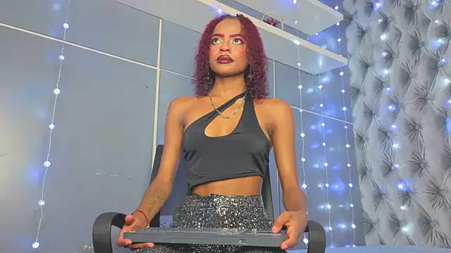 Hilary-banks online show from November 2025 07:01:01 AM