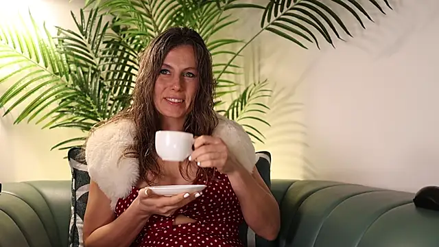 AnnittaStar online show from December 2025 03:35:02 AM