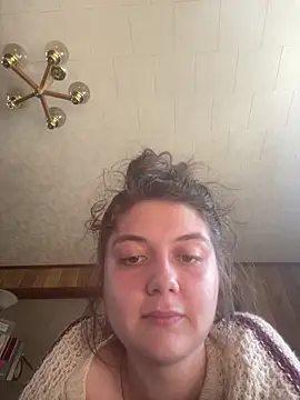 Snapshot of itzcheyduh chatting on February 2026 04:29:01 PM itzcheyduh online show from February 2026 04:29:01 PM