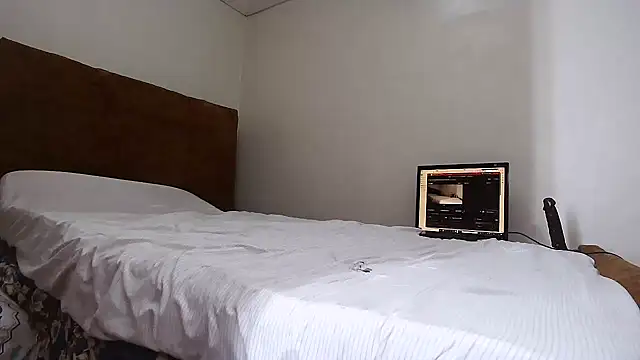 shoshortyy online show from November 2025 07:01:02 PM