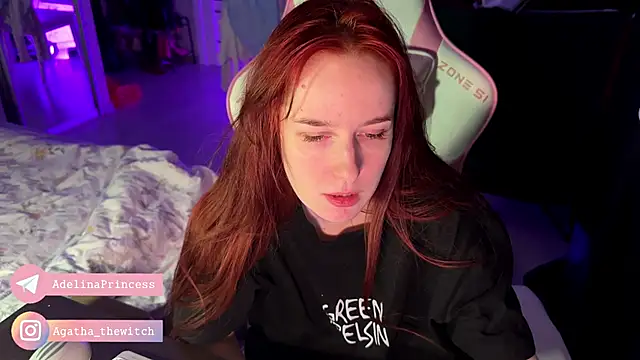 Snapshot of pearl_princess_ chatting on December 2024 09:15:01 PM pearl princess online show from December 2024 09:15:01 PM