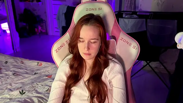 Snapshot of pearl_princess_ chatting on March 2025 02:41:02 AM pearl princess online show from March 2025 02:41:02 AM