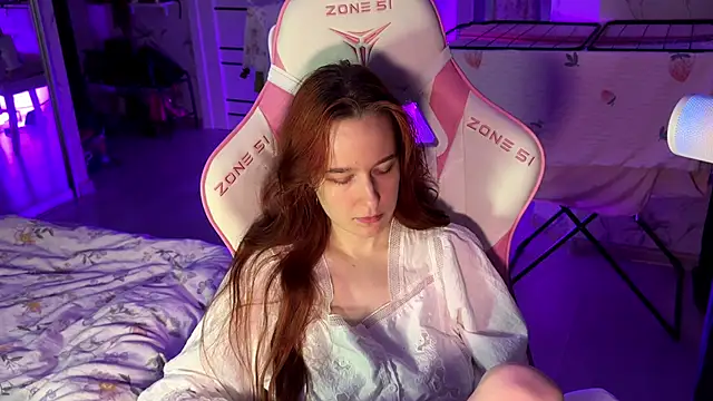 Snapshot of pearl_princess_ chatting on March 2025 01:24:02 AM pearl princess online show from March 2025 01:24:02 AM