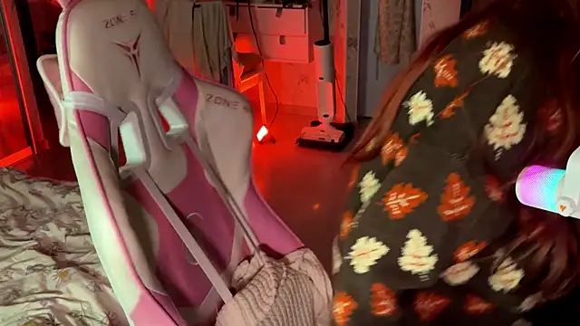 Snapshot of pearl_princess_ chatting on March 2025 03:32:02 AM pearl princess online show from March 2025 03:32:02 AM