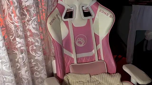 Snapshot of pearl_princess_ chatting on September 2025 11:31:02 AM pearl princess online show from September 2025 11:31:02 AM