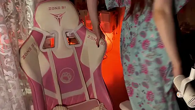 Snapshot of pearl_princess_ chatting on September 2025 11:09:02 PM pearl princess online show from September 2025 11:09:02 PM