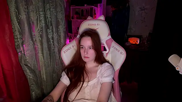 Snapshot of pearl_princess_ chatting on November 2025 12:38:02 PM pearl princess online show from November 2025 12:38:02 PM