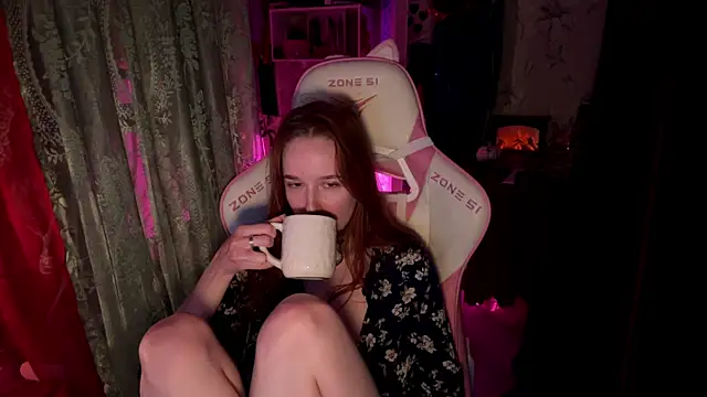 Snapshot of pearl_princess_ chatting on November 2025 11:21:02 PM pearl princess online show from November 2025 11:21:02 PM