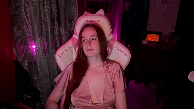 Snapshot of pearl_princess_ chatting on November 2025 11:40:02 PM pearl princess online show from November 2025 11:40:02 PM