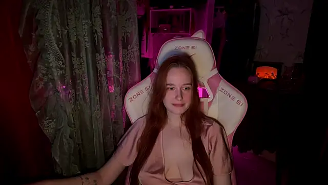 Snapshot of pearl_princess_ chatting on December 2025 04:47:02 PM pearl princess online show from December 2025 04:47:02 PM