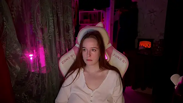 Snapshot of pearl_princess_ chatting on December 2025 06:56:02 PM pearl princess online show from December 2025 06:56:02 PM