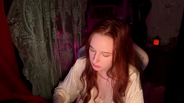 Snapshot of pearl_princess_ chatting on February 2026 10:24:01 PM pearl princess online show from February 2026 10:24:01 PM