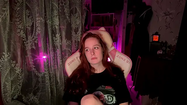 Snapshot of pearl_princess_ chatting on February 2026 12:49:01 AM pearl princess online show from February 2026 12:49:01 AM