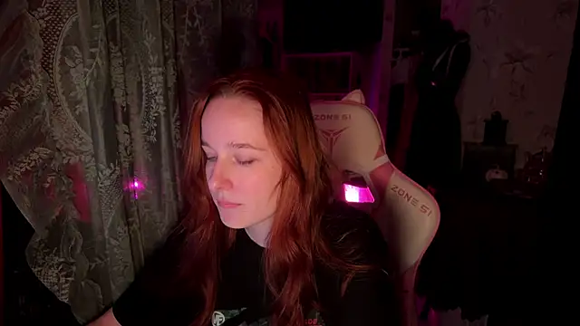 Snapshot of pearl_princess_ chatting on February 2026 02:30:02 AM pearl princess online show from February 2026 02:30:02 AM