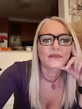 kikkastar online show from December 2024 08:40:01 PM