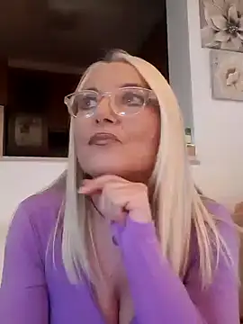 kikkastar online show from February 2025 08:19:01 PM