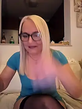 kikkastar online show from February 2025 08:13:02 PM