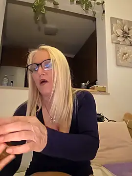 kikkastar online show from March 2025 07:28:01 PM