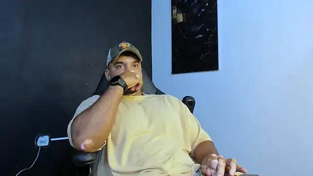 Snapshot of Big_furry_bear13 chatting on May 2026 09:58:02 AM Big furry bear13 online show from May 2026 09:58:02 AM