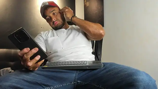 Snapshot of Big_furry_bear13 chatting on June 2026 05:07:01 PM Big furry bear13 online show from June 2026 05:07:01 PM