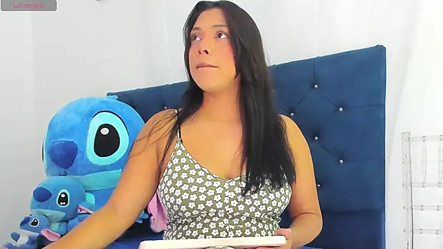 Snapshot of angela_santana_ chatting on January 2025 05:38:02 PM angela santana online show from January 2025 05:38:02 PM