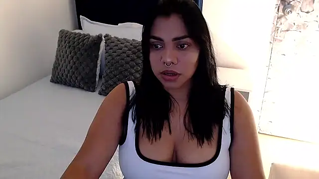 Snapshot of angela_santana_ chatting on September 2025 06:35:01 PM angela santana online show from September 2025 06:35:01 PM