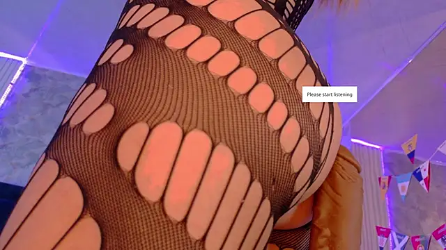 Snapshot of MollyCruz chatting on July 2026 01:04:02 PM MollyCruz online show from July 2026 01:04:02 PM