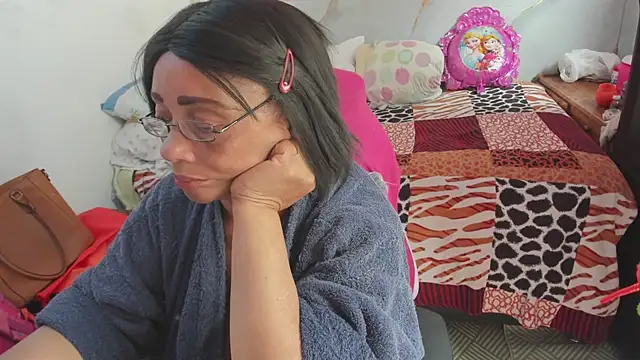 Mrs mommy  online show from January 2026 07:11:01 PM