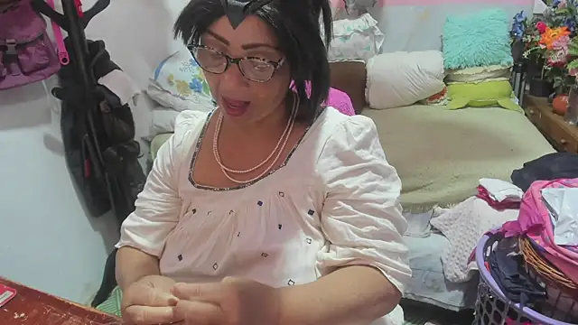 Snapshot of Mrs_mommy_ chatting on April 2026 04:37:01 PM Mrs mommy online show from April 2026 04:37:01 PM