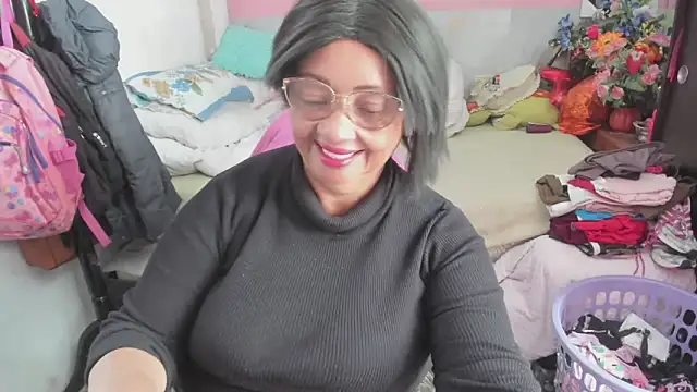Snapshot of Mrs_mommy_ chatting on May 2026 07:08:01 PM Mrs mommy online show from May 2026 07:08:01 PM