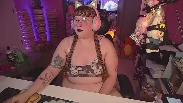 FatVeronica online show from June 2026 05:01:02 PM