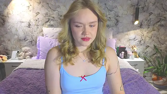 Aurora Golden1 online show from November 2025 05:13:02 PM