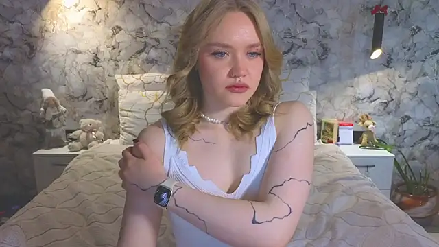Snapshot of Aurora_Golden1 chatting on April 2026 02:36:02 AM Aurora Golden1 online show from April 2026 02:36:02 AM