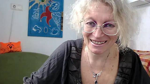 Snapshot of Zosya1111 chatting on December 2024 08:48:01 AM Zosya1111 online show from December 2024 08:48:01 AM