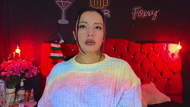 Snapshot of foxxy_nasty chatting on December 2024 07:19:02 PM foxxy nasty online show from December 2024 07:19:02 PM