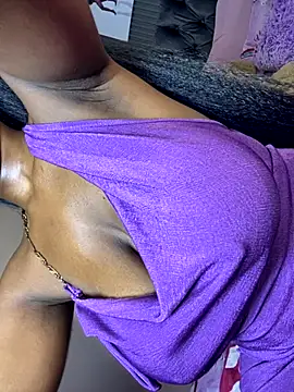 Candy-Heart online show from November 2025 09:14:01 PM