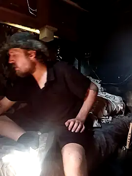 hothippie420 online show from September 2025 05:47:02 PM