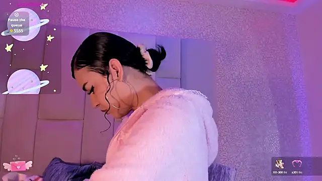 Summer walkerr online show from December 2024 12:22:01 PM