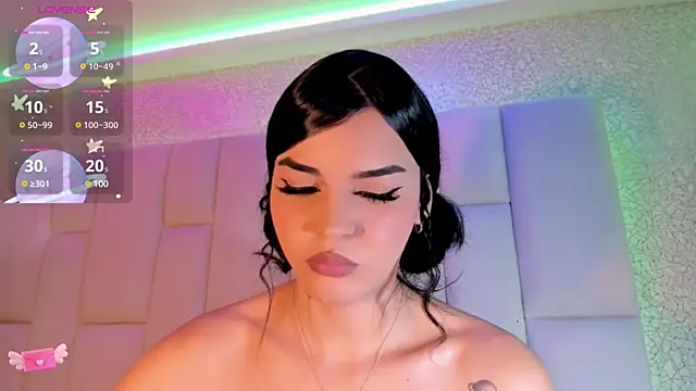 Summer walkerr online show from December 2024 06:45:01 PM