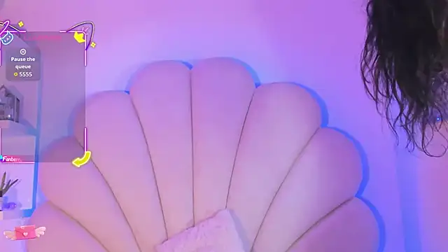 Summer walkerr online show from November 2025 01:11:01 PM