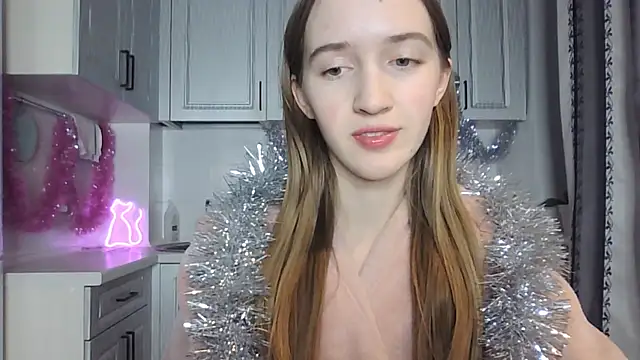 Snapshot of leslie_my_lovee chatting on December 2024 12:14:02 AM leslie my lovee online show from December 2024 12:14:02 AM