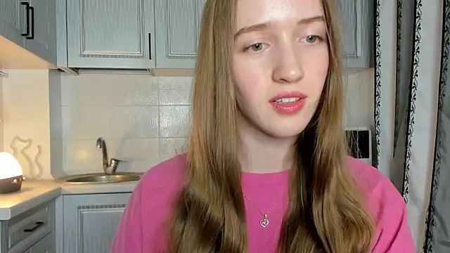 Snapshot of leslie_my_lovee chatting on July 2026 09:03:01 PM leslie my lovee online show from July 2026 09:03:01 PM