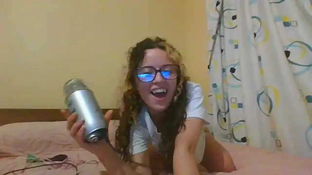 Snapshot of frikigyal chatting on February 2025 02:35:02 AM frikigyal online show from February 2025 02:35:02 AM