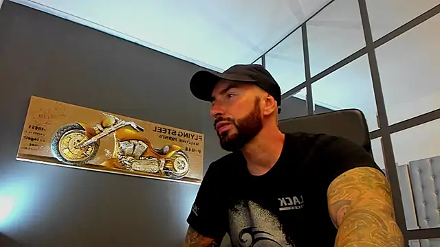 Snapshot of AronGrant chatting on July 2026 09:23:02 AM AronGrant online show from July 2026 09:23:02 AM