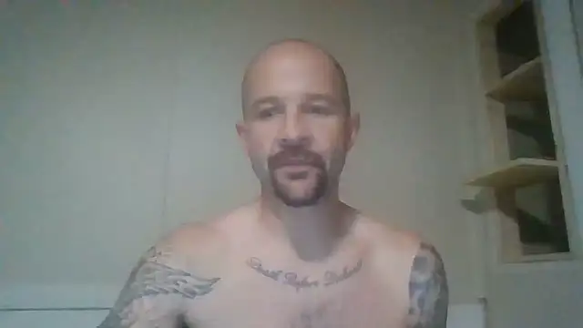 Snapshot of Kinkster615 chatting on June 2026 01:28:02 AM Kinkster615 online show from June 2026 01:28:02 AM