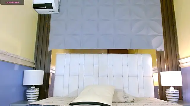 Nicole Ramires online show from March 2026 04:44:02 PM