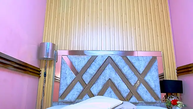 Nicole Ramires online show from April 2026 03:59:01 PM