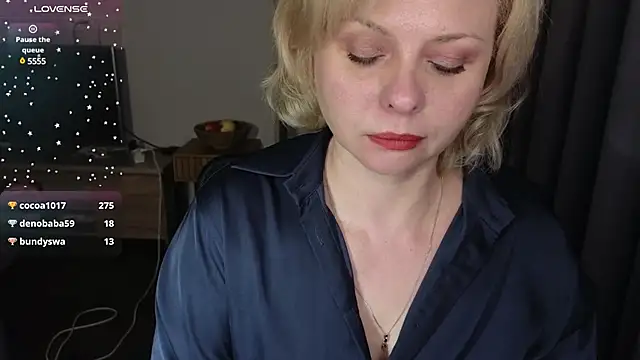 Snapshot of Gray_swann chatting on February 2025 01:00:02 PM Gray swann online show from February 2025 01:00:02 PM