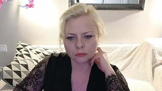 Snapshot of Gray_swann chatting on March 2025 08:22:01 PM Gray swann online show from March 2025 08:22:01 PM